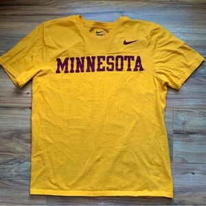 University of Minnesota Nike T-shirt - Size Medium - Gold/Maroon